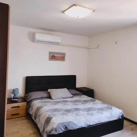 Lägenhet Pm 10 Via Delle Santabarbara -